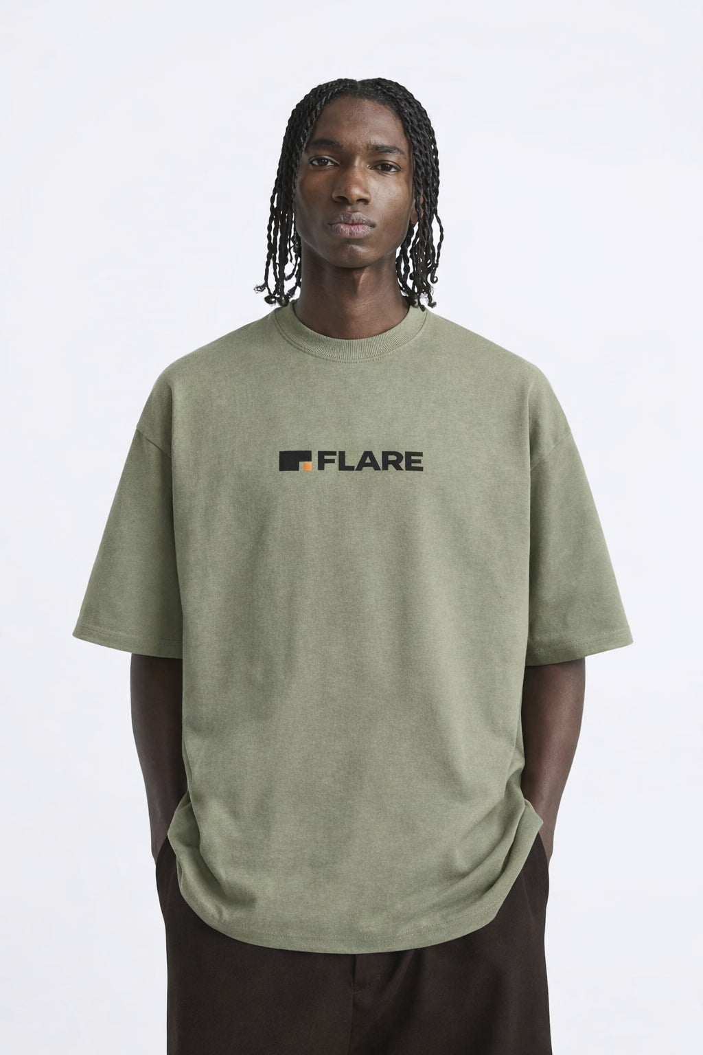 FLARE EMBROIDERED TEE